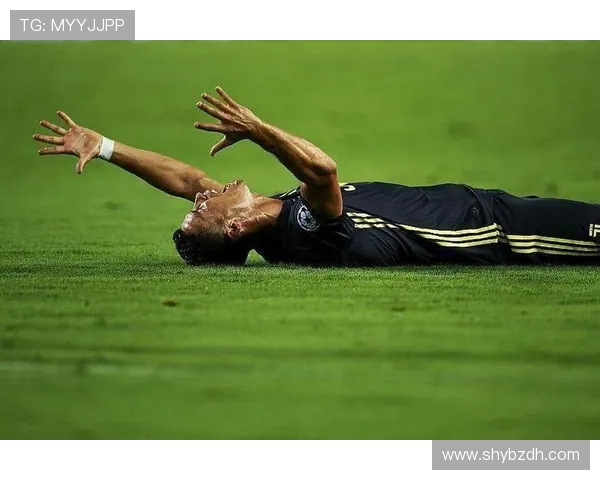 努涅斯在赛场上的精彩表现引发球迷热议成为新一代足球明星的希望之星 努涅斯在赛场上的精彩表现引发球迷热议成为新一代足球明星的希望之星